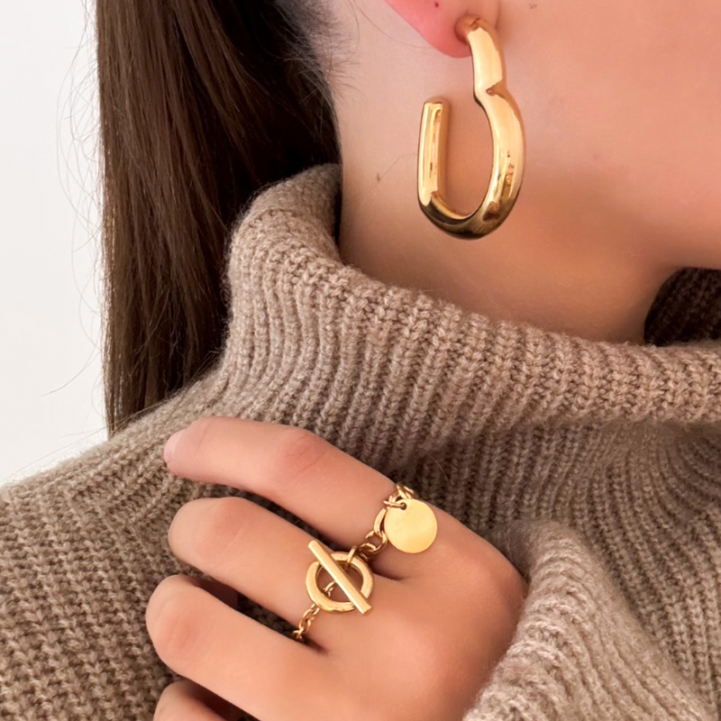 Comment cumuler vos bijoux pour un look parfait